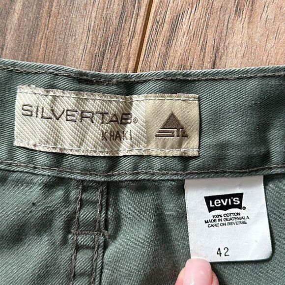 Levi’s Vintage SilverTab Khaki Cargo Green Shorts Size 42 - Picture 3 of 8